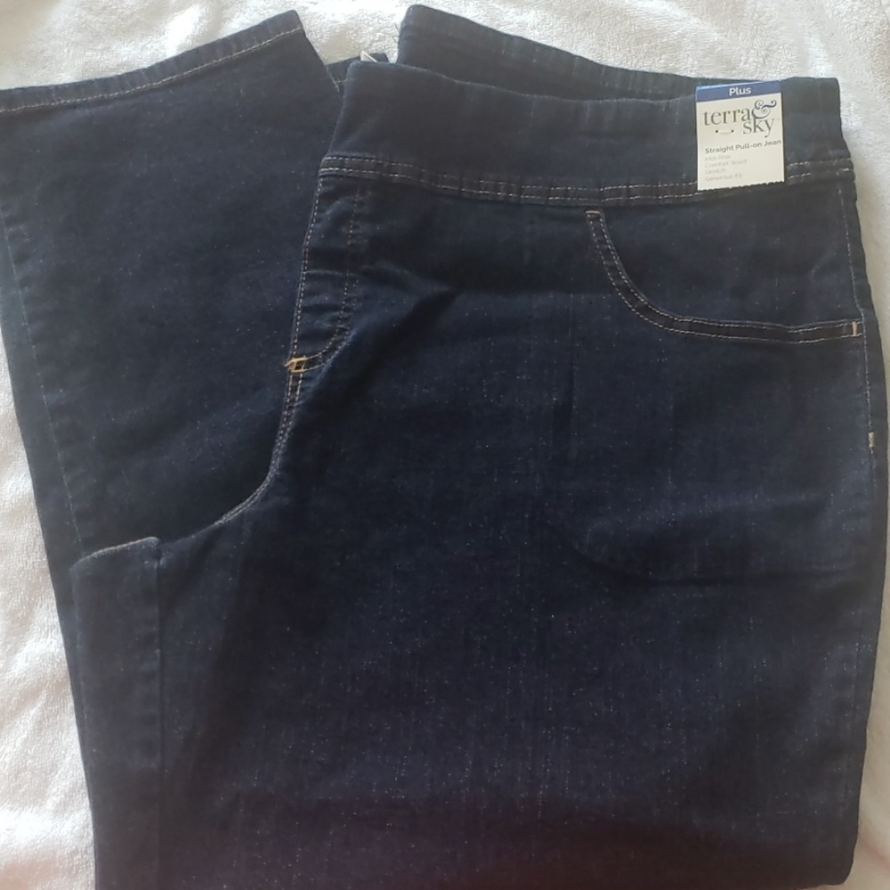 Straight pull-on jean